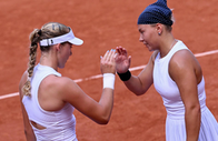 Андреева и Шнайдер пробились в четвертьфинал парного турнира WTA в Риме.